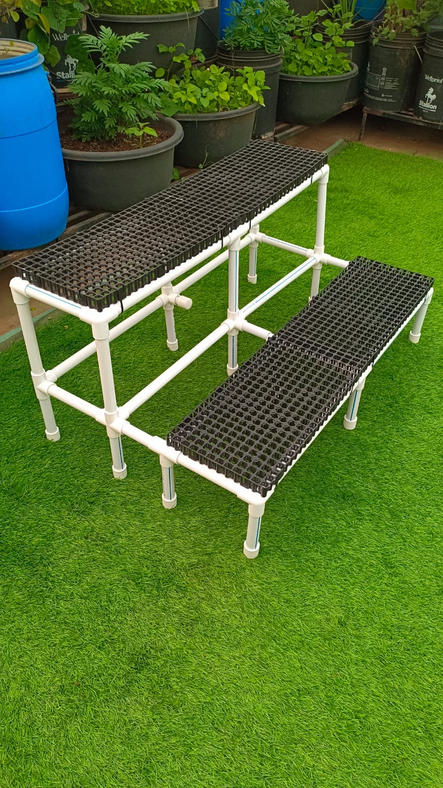 2-step extended UPVC pipe stand 5 ft with black grid tops